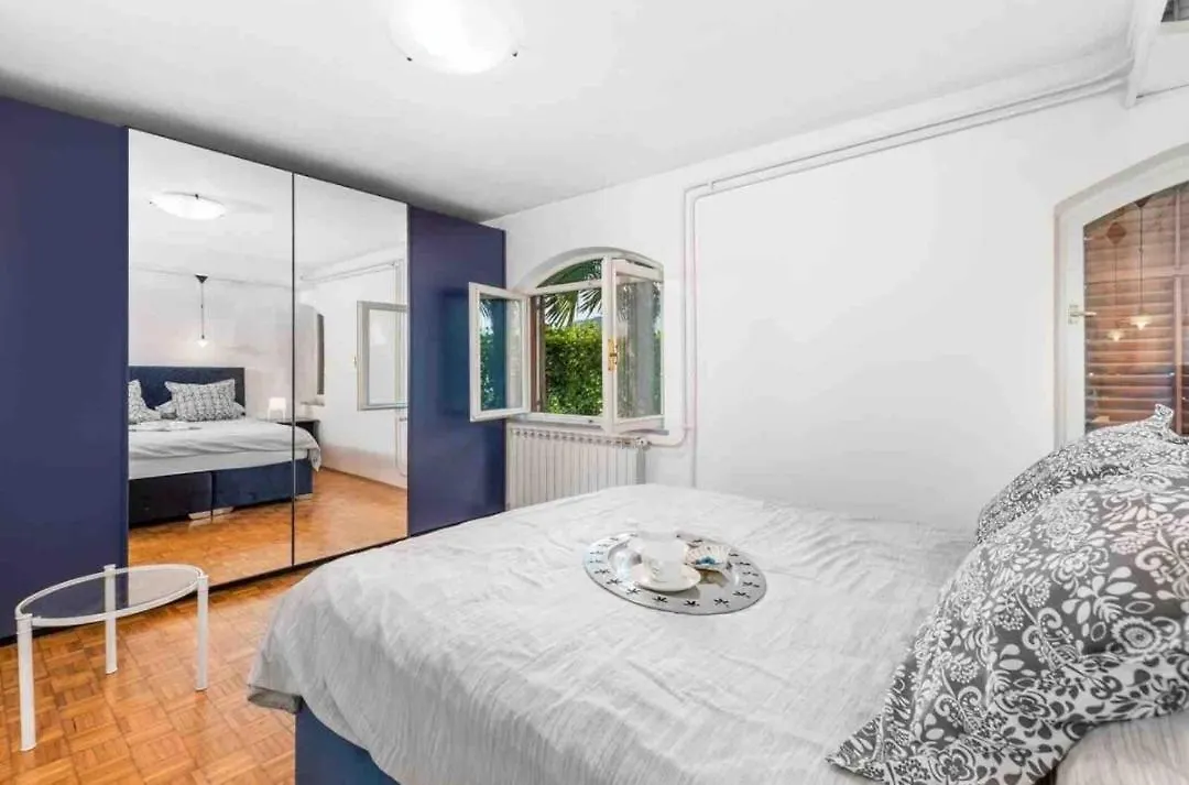 Apartman Vigo マトゥリ 0*,